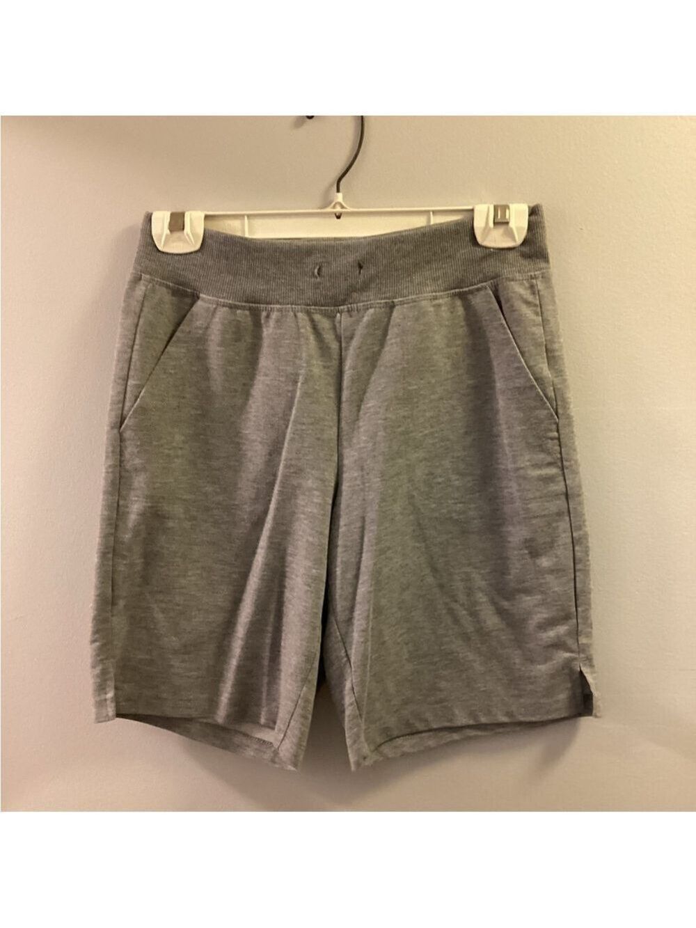 Athletic Works gray pull on elastic waist shorts Woman’s XS (0-2)